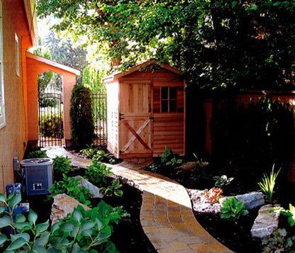 tiny gardener shed